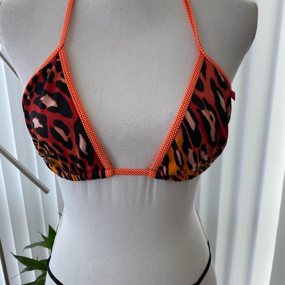 NWOT Doll Swimwear Cheetah Bikini Top